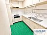 キッチン：大きなシンクと調理台で、キッチンでの作業がはかどります♪
