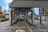 周辺：川口元郷駅 都心へのアクセスが良好な埼玉高速鉄道の駅で、東京メトロ南北線へ直通も可能。閑静な住宅街に位置し、買い物施設や緑地も多く、ファミリーにも暮らしやすい駅です。 690m