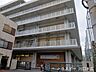 周辺：川口市立幸町小学校落ち着いた住環境の中にあり、地域全体で子どもたちを見守る温かな雰囲気が魅力です。周辺は治安も良く、歩道も整備されているため、安心してお子様を毎日通学させることができます。 250m