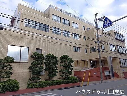 寿康会病院(9:00~12:00、15:00~18:30※科による)内科や外科などを備える地域の救急病院です。急な体調不良の際にも受診しやすく、家族の健康を身近で守る心強い存在です。 500m