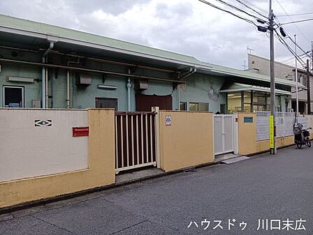 川口市立青木保育所平日7:00~19:00(土曜18:00まで)開所しており、共働きのご家庭も安心です。閑静な住宅街に位置し、お子様が健やかにのびのびと成長できる子育て世帯に嬉しい環境です。 700m