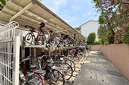 機械式駐輪場を設けており、天候の影響を受けにくく、大切な自転車を安心して保管できます。