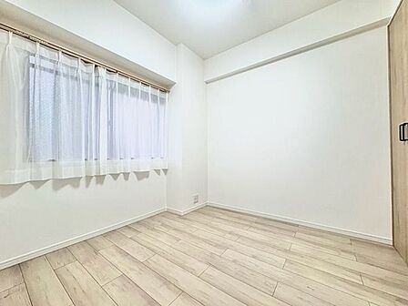 シンプルで使いやすい洋室