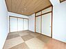 和室：琉球畳風の和室は、思わず寝ころびたくなる安心感があります+＊