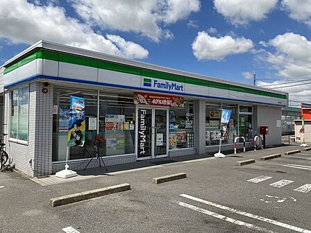 ファミリーマート 幸田大正店 930m