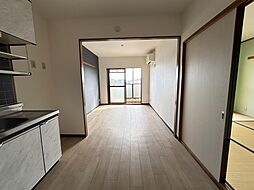 グランデール秀峰 101 1階2LDKのリビング/ダイニング