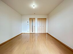 アーバンヒルズ 205 2階1Kのリビング/ダイニング