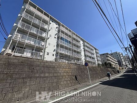 穏やかな時間が流れる閑静な住宅街。街並みや空気感、周辺環境の魅力は、ぜひ現地で直接ご体感ください。日常に寄り添う心地よい暮らしがここにあります。