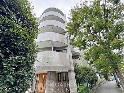 外観:マンションには日勤で管理人さんがいらっしゃるので清掃が行き届き、共有スペースはいつも綺麗に保たれています。困ったことなどもすぐに相談できて安心感があります。 外観:マンションには日勤で管理人さんがいらっしゃるので清掃が行き届き、共有スペースはいつも綺麗に保たれています。困ったことなどもすぐに相談できて安心感があります。
