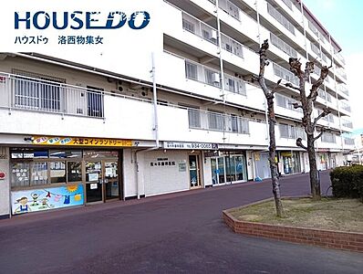 外観:マンション入り口横にはコインランドリーがあり、便利です♪ 外観:マンション入り口横にはコインランドリーがあり、便利です♪