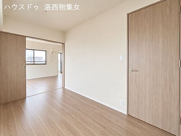 洋室を拡大表示