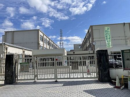 葛野小学校 760m