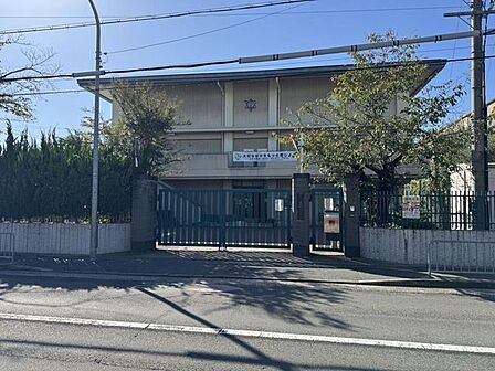 西院中学校 810m