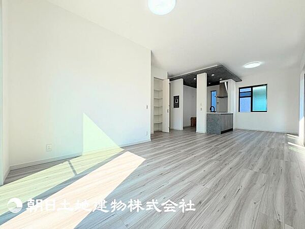 リビング/ダイニングを拡大表示