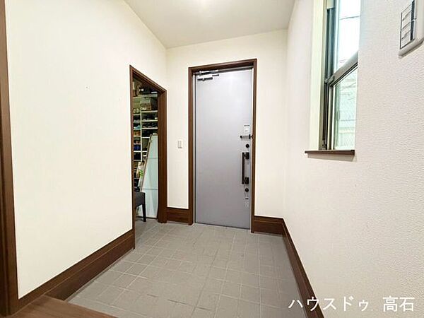 玄関を拡大表示