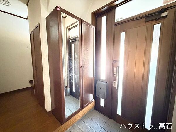 玄関を拡大表示