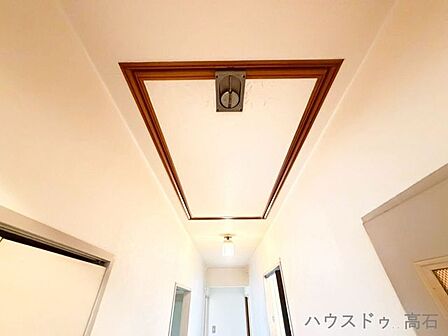 グルニエ(屋根裏収納)