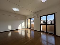 ロイヤル・スイート衣山 203 号室