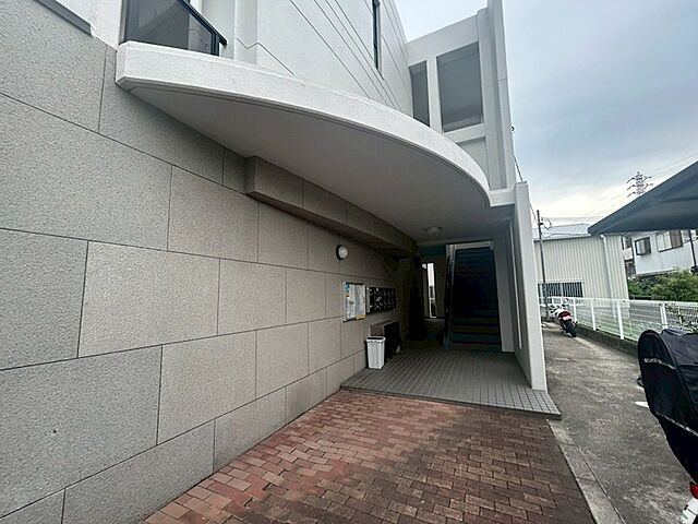 6 / 11