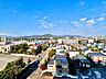 その他：青く澄み渡る広大な空と緑豊かな街並みを一望できる絶景ビュー。遠くには雄大な山並みが連なり素晴らしい開放感を実感。日当たりの良さと心地よい風を感じられ、毎日の暮らしに癒やしを与えるロケーションです！