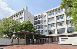 港区立三田中学校 徒歩18分。 1390m