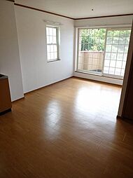 メゾン　トゥ−・ル・モンド 2階2LDKの室内