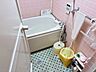 浴室：お風呂はガス給湯器で沸かすタイプです。