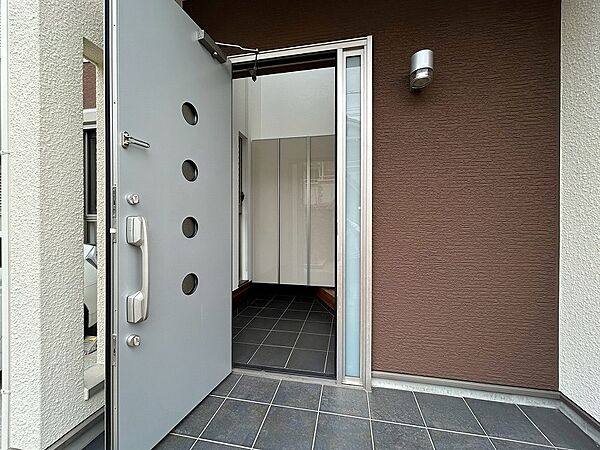 玄関を拡大表示