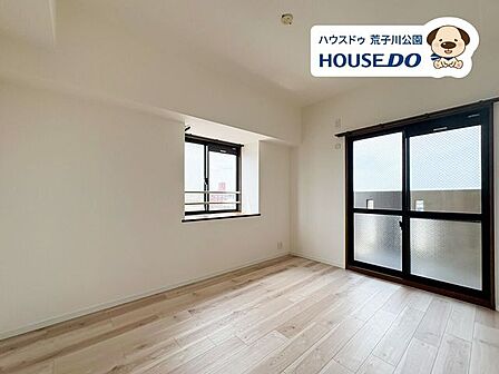 北西側6.0帖洋室