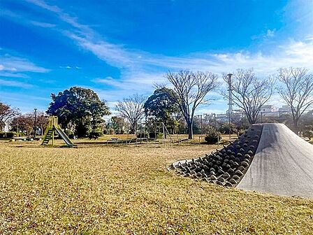 宝神中央公園 360m