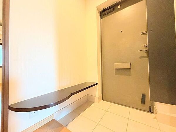 玄関を拡大表示