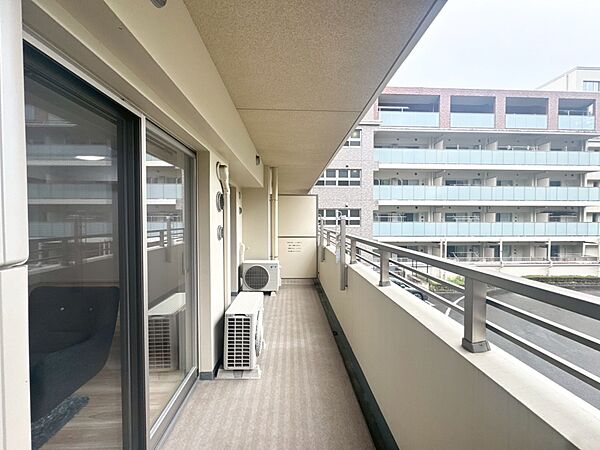 バルコニーを拡大表示