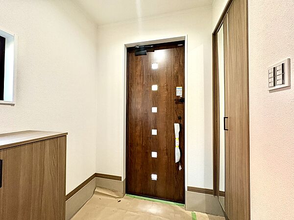 玄関を拡大表示