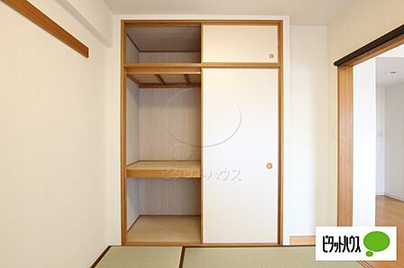 天袋のある和室押入れ