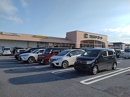 フレンドマート稲枝店 210m