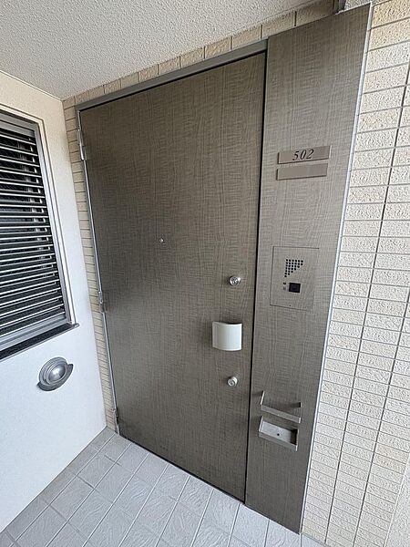 玄関を拡大表示
