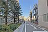 その他：敷地の東側前面道路（南側から）