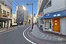 その他：敷地南西側の前面道路