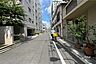 その他：敷地東側の前面道路