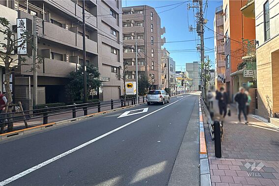 敷地北西側の前...