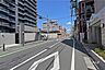 その他：敷地の南東側前面道路（南西側から）