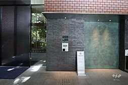 エントランスはオートロック付きです。