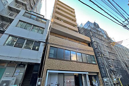 ライオンズマンション文京根津の外観(東側から)
