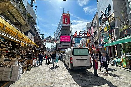 アメ横商店街の外観