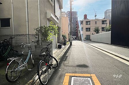 敷地北西側の前面道路