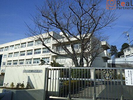 横浜市立篠原中学校 徒歩15分。 1200m