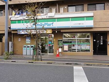 ファミリーマート滝野川店(243m)