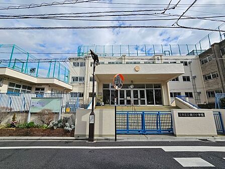 文京区立礫川小学校(479m)