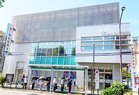 城北信用金庫長崎支店【484m】