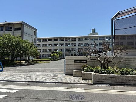 広島市立五日市南中学校 710m